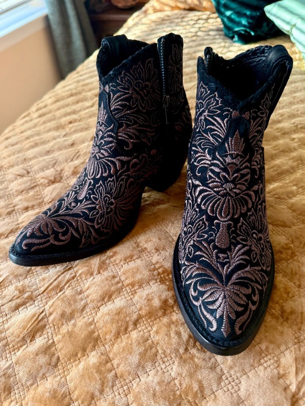 Azulado Almond Toe Patent Black/Brown Ankle Boots Western 8 B